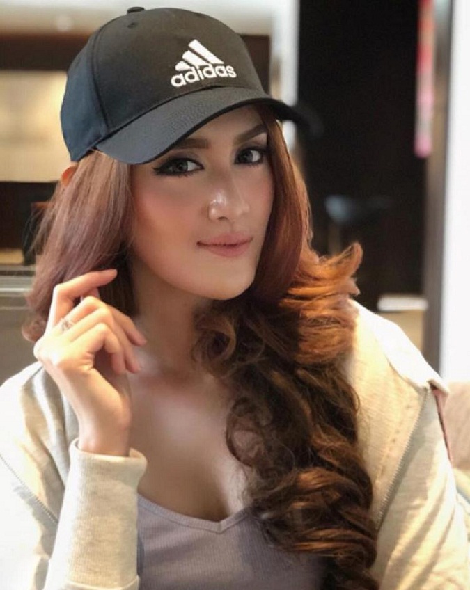 Koleksi Foto-foto Hot dan Seksi Intan Saumadina Koleksi Foto-foto Hot dan Seksi Intan Saumadina