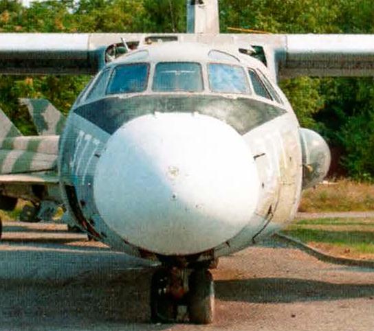 Ан-25. вид спереди, часть панелей обшивки снята. Ан 25