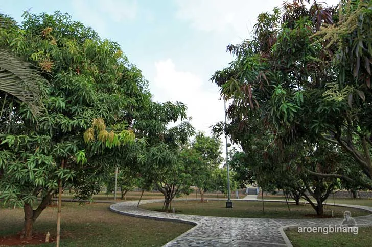 masjid kubah emas depok