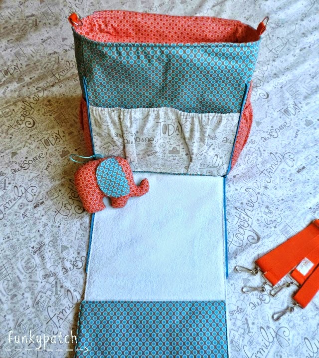 Bolso-mochila para la canastilla del bebé personalizado y handamade