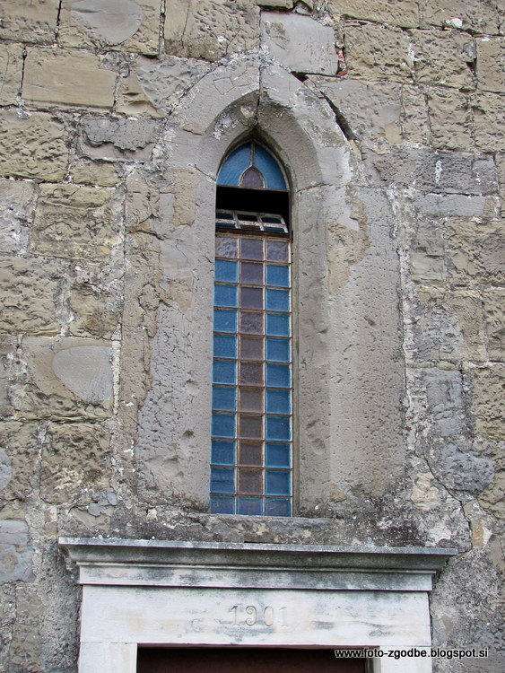 Koštabona, cerkev sv. Kozme in Damjana Slovenija, J. Primorska