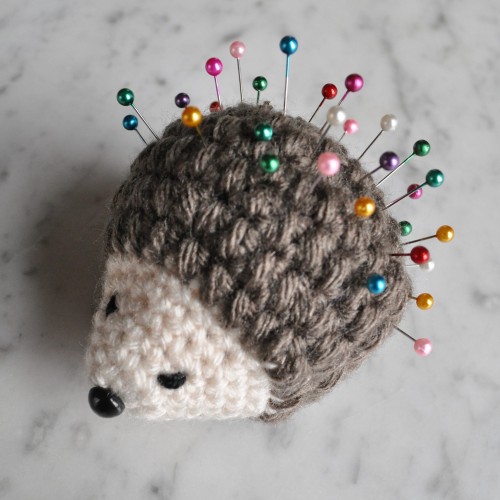 beautiful-skills-crochet-knitting-quilting-hedgehog-pincushion