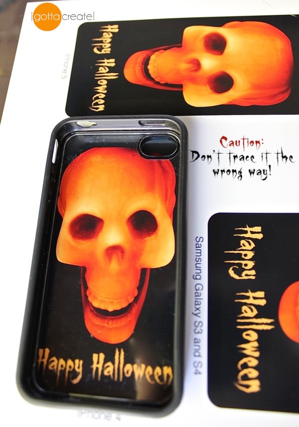 FREE smart phone clear case Halloween Printable. Sized for iPhone 4&5 and Samsung 3&4. | Download at I Gotta Create!