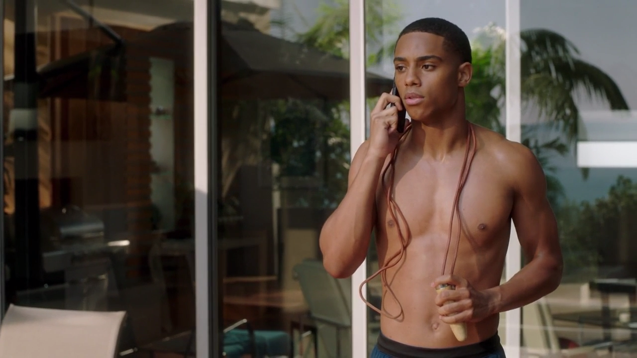 Keith Powers shirtless in Famous In Love, Season 2, Ep 2.