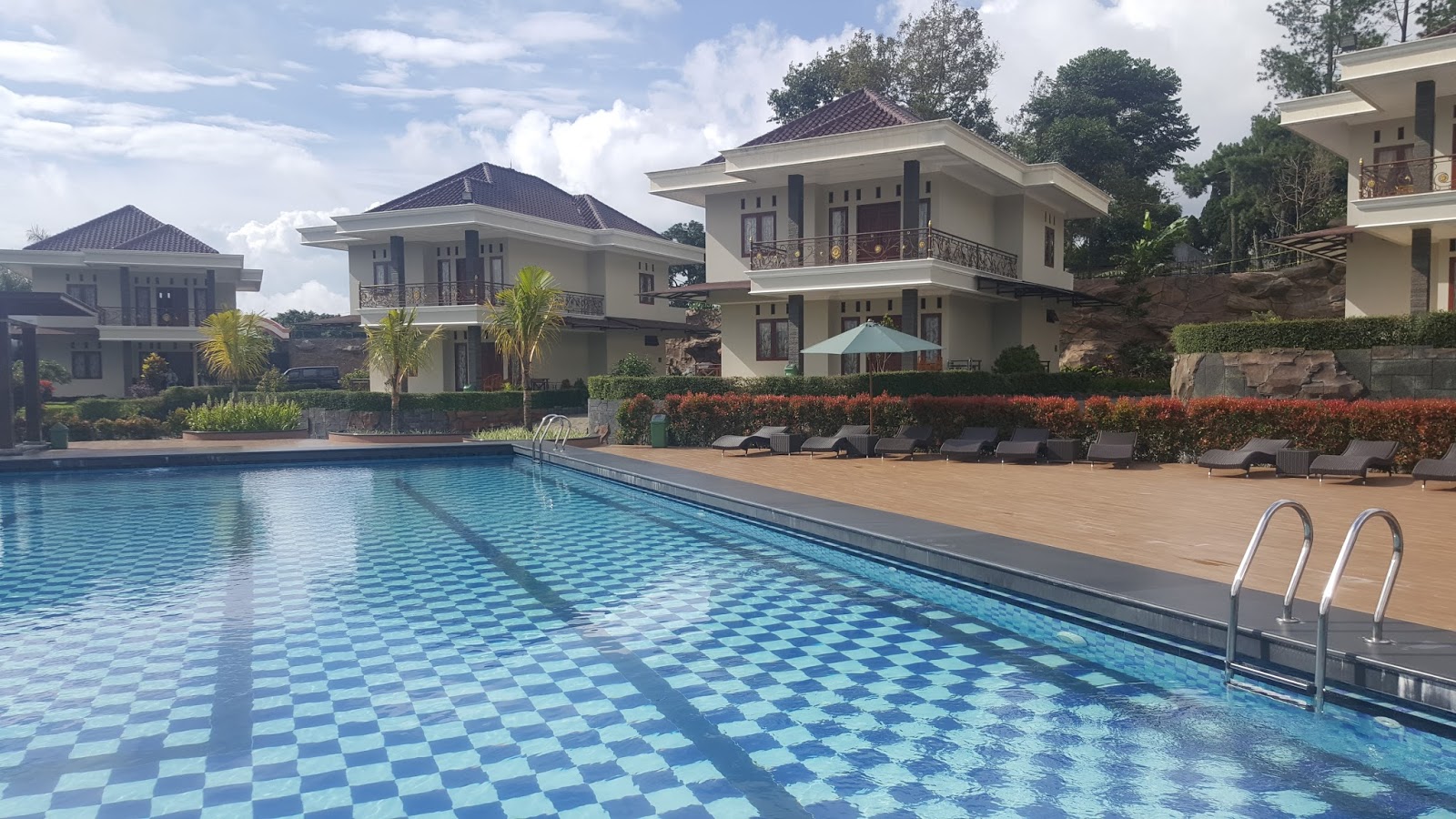 VILA ROBINSON VILLA ROBINSON CISARUA