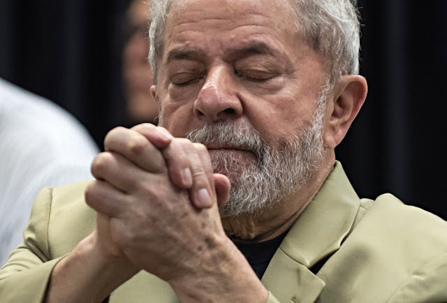 Resultado de imagem para lula ganha a liberdade