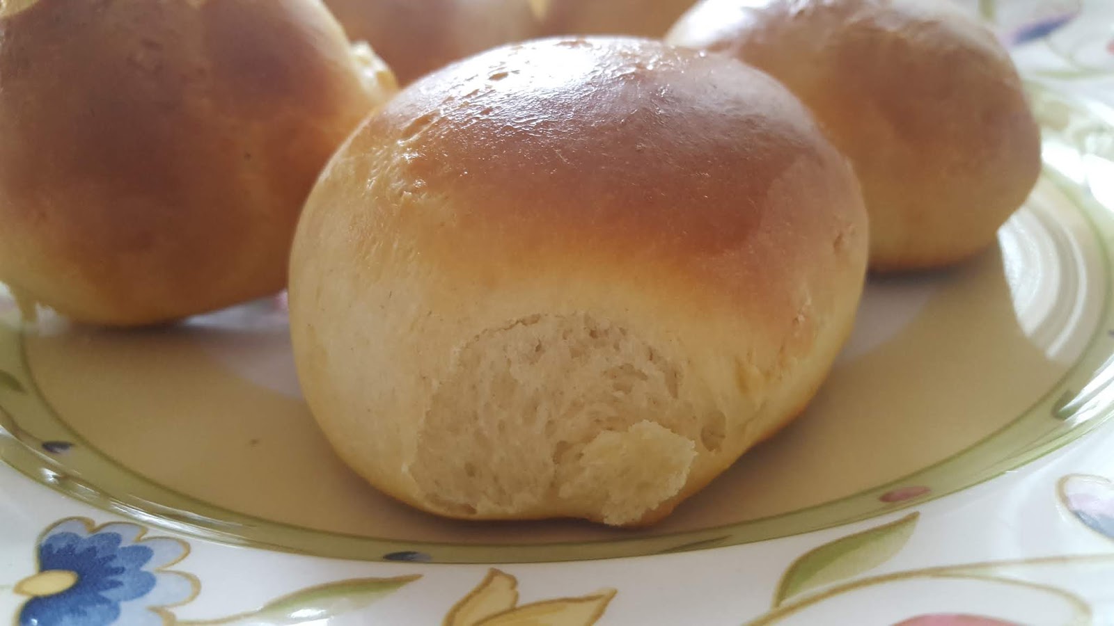 Sweet Dinner Rolls