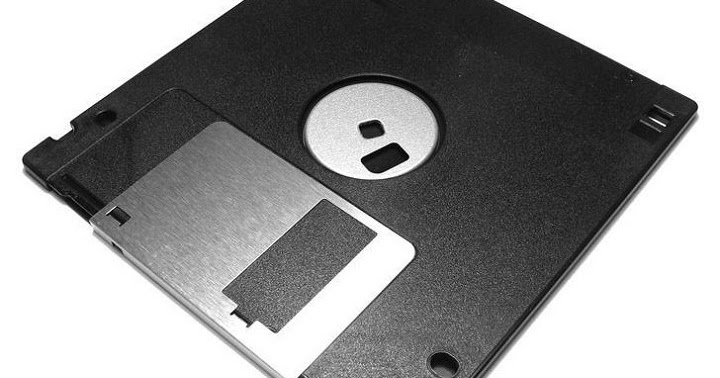 Cara kerja dan apa itu Floopy disk &amp; ZIP Drive ~ NanoTech 877