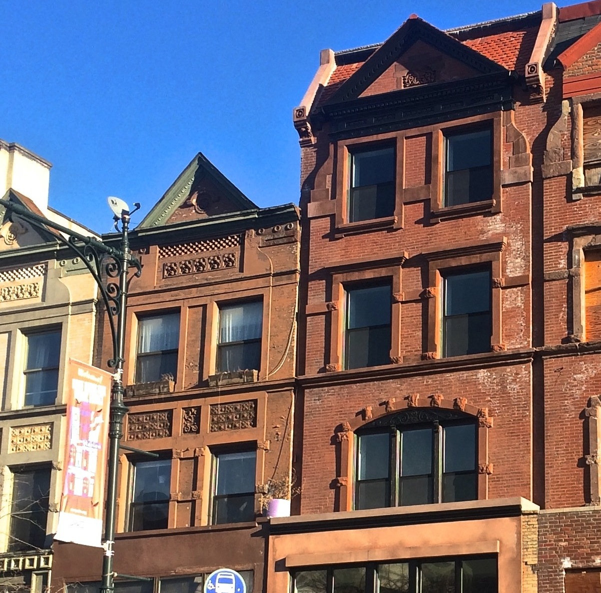 H A R L E M + B E S P O K E SHOP BAKERY ARRIVING AT 192 LENOX