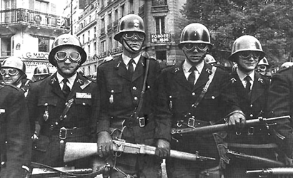 https://4.bp.blogspot.com/-u30OxFYVzgQ/V11wWCRkd-I/AAAAAAAApoY/7pv012jVXdIfgENrRydxYWH-VXhig44dACLcB/s1600/manifestation%2Briot%2Bdemonstration%2Be%25CC%2581meute%2Bcrs%2Bgendarme%2Bmobile%2B%2Bcrs%2B1968.jpg