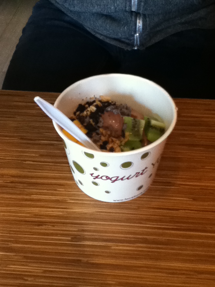 C.C. Food Review Yoyo's Yogurt Cafe