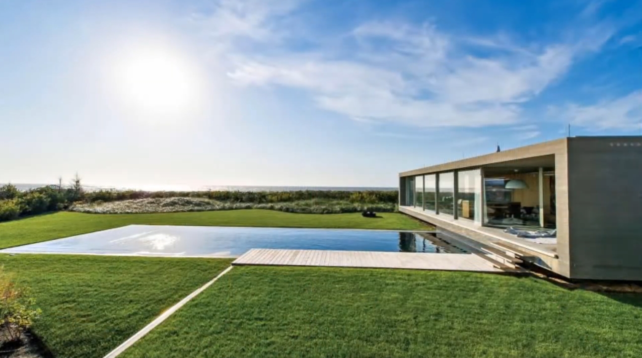 35 Photos vs. Luxury Contemporary Glass Home In New York vs. Interior Design Tour