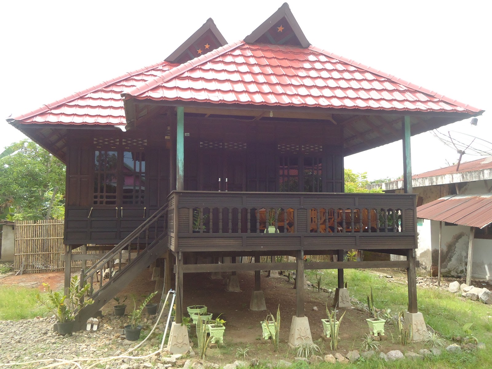 SUKU BUGIS: Rumah Bugis (BO'la U'gi)