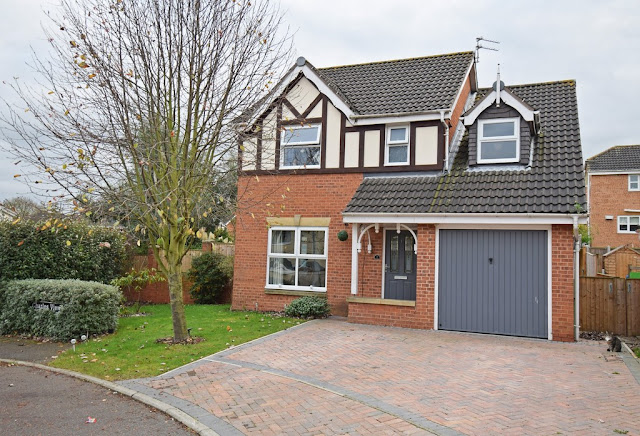 This Is Wakefield Property - 4 bed detached house for sale Charles View, Hall Green, Wakefield WF4