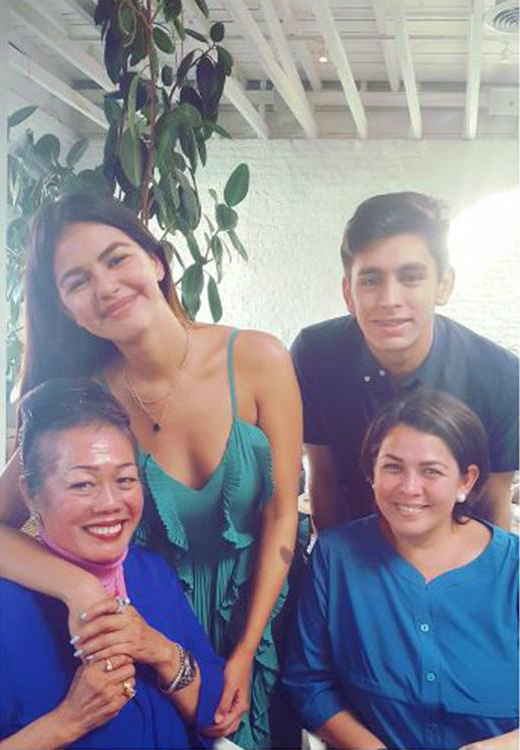 After 26 years Nagkita Ulit Ang Mag-Ina - Lotlot De Leon reunites with her Biological Mother After 26 years Nagkita Ulit Ang Mag-Ina - Lotlot De Leon reunites with her Biological Mother