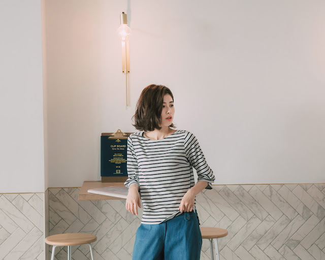 慕蓉實穿著山稜線上漫步七分寬袖上衣