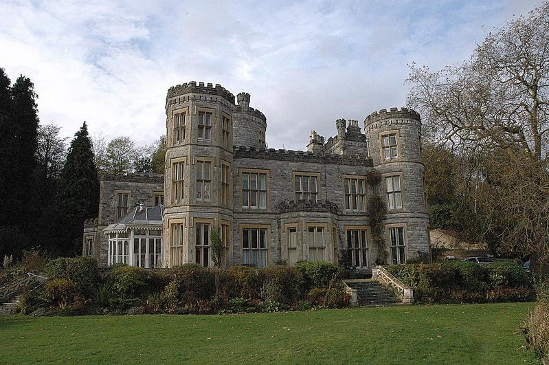 Reasoning Avon Castle. Earls of Egmont.