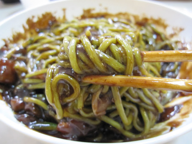 South Bay: Lawrence Plaza Food Court