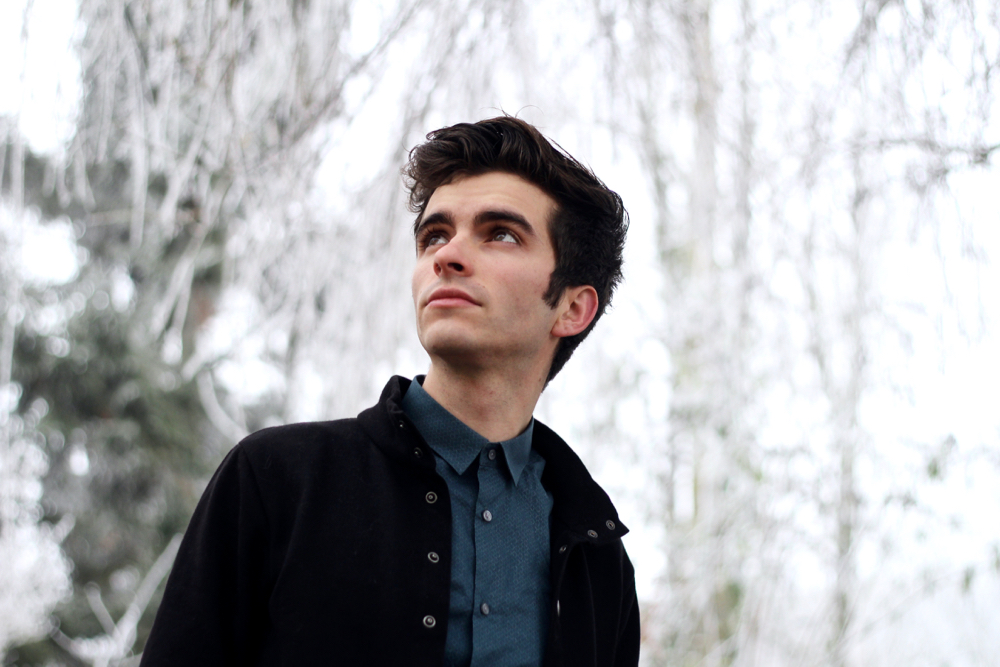 BLOG-MODE-HOMME-cardigan-new-yvan-agnesb-chemise-ikks-jeans-apc-petit-standard-noir-sac-botte-vintage-chaussettes-motifs-royalties-style-bordeaux-paris