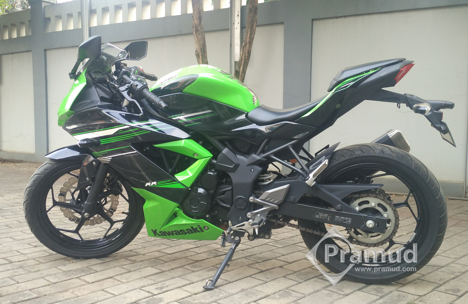 Ide 98 Gambar Sepeda Motor Ninja Rr Terkeren | Motor Jepit