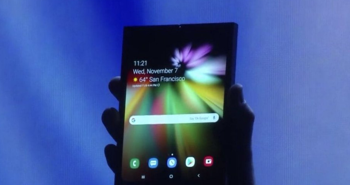 Telefono piegabile Samsung si trasforma in Tablet (Infinity Plex Display).