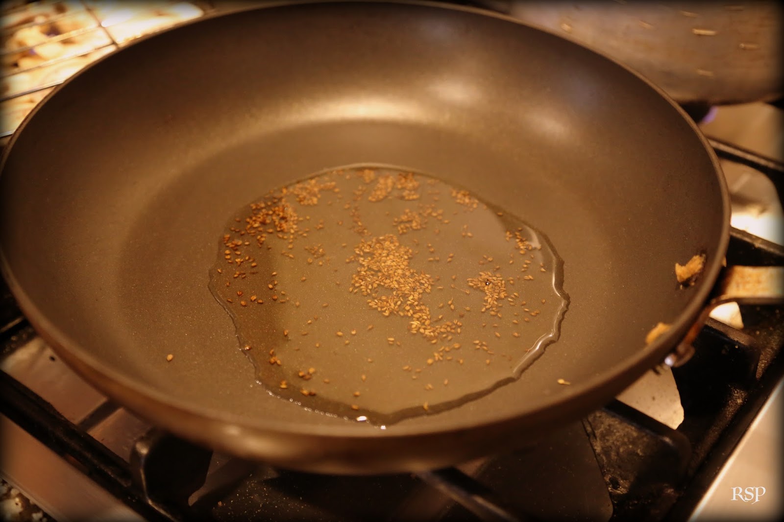 Kerau (Dried Peas) Gravy