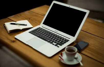 Tips Mudah Cara Membersihkan Keyboard Laptop
