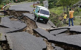Gempa bumi gambar Contoh gempa bumi