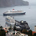 Queen Mary 2 leaves the harbor