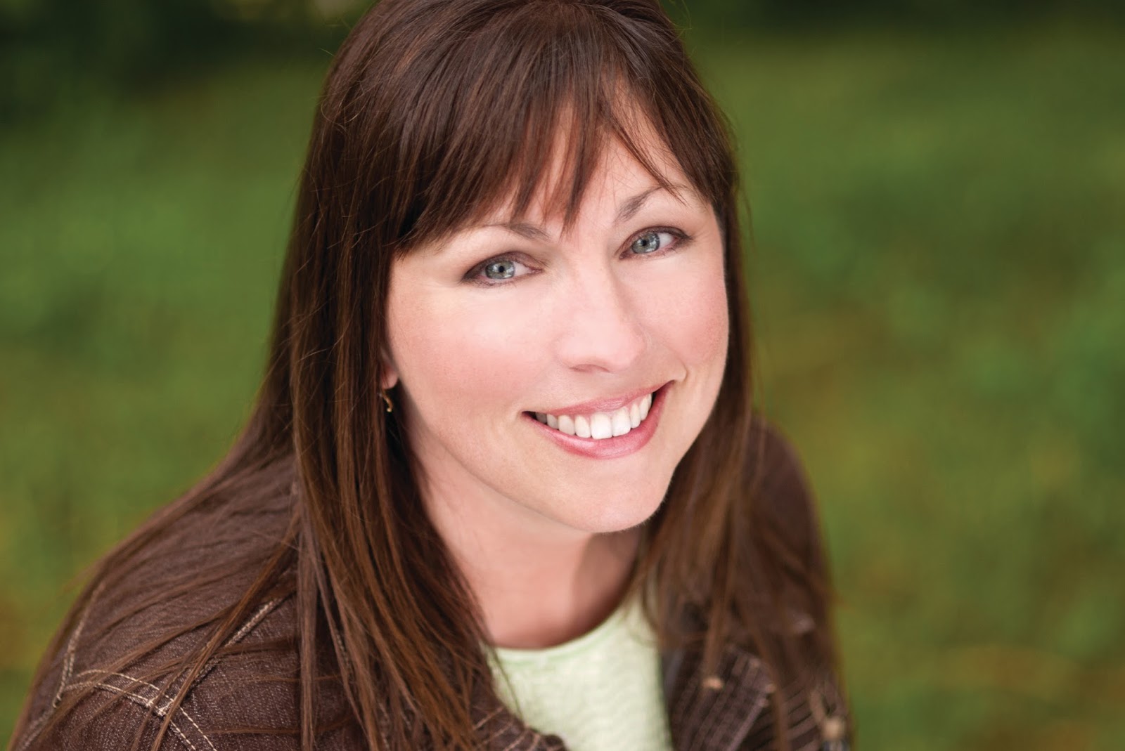 The Avid Book Collector Book Review and Blog Tour TWISTED TRUTHS