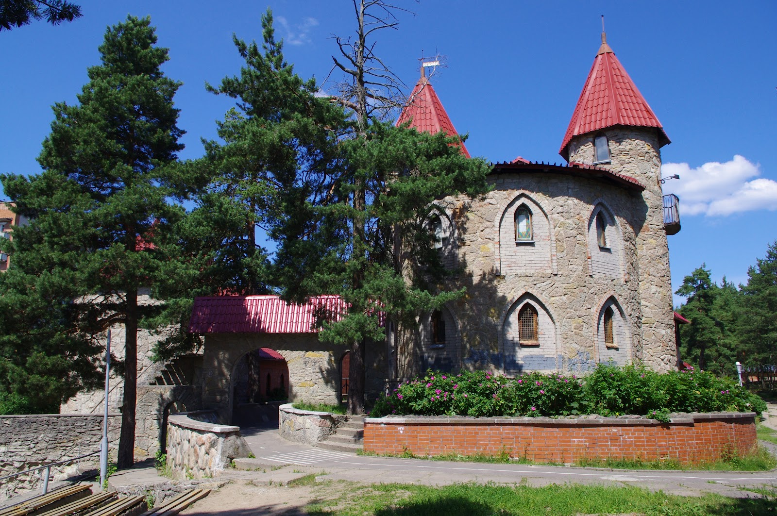 Замок Андерсена в Сосновом Бору