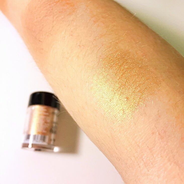 wet n wild color icon Loose Pigment Gilded Crown swatch wet n wild color icon Loose Pigment Gilded Crown swatch