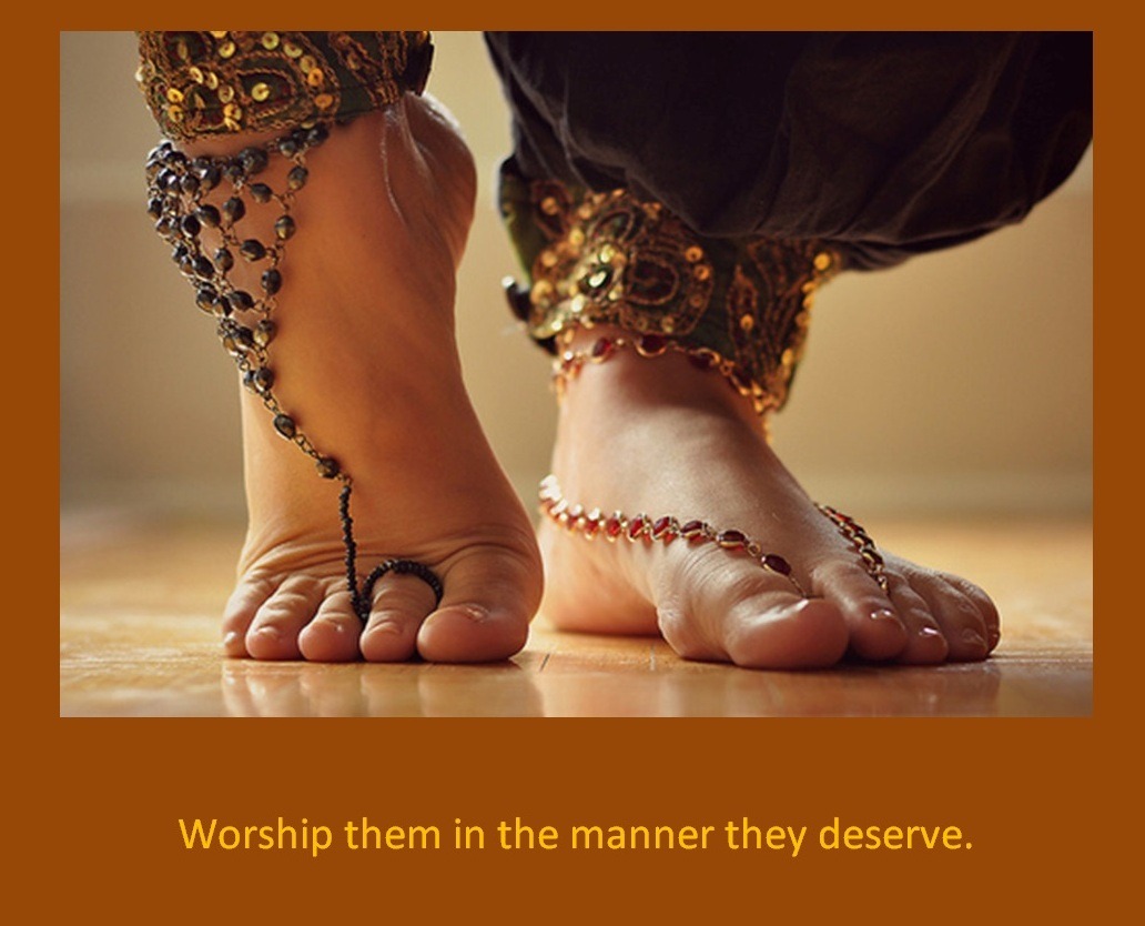 Kingdom of feet and slave goddess. Пятки индианок. Ноги индийских девушек. Арабские ступни. Пятки индийских девушек.