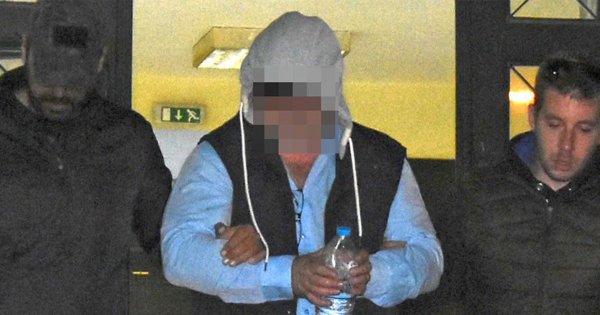 Υπόθεση δολοφονίας στα Μέγαρα: Δείτε τι δηλώνει ο κουμπάρος του δράστη (βίντεο) Υπόθεση δολοφονίας στα Μέγαρα: Δείτε τι δηλώνει ο κουμπάρος του δράστη (βίντεο)