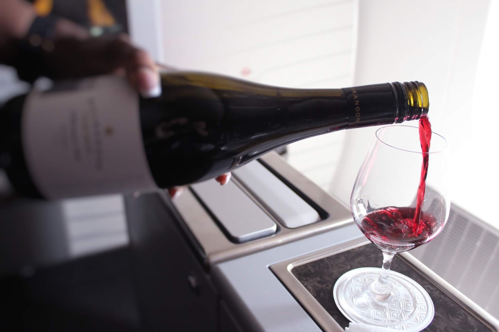 Champagne and Wine Service Review on Qatar Airways Business Class 777