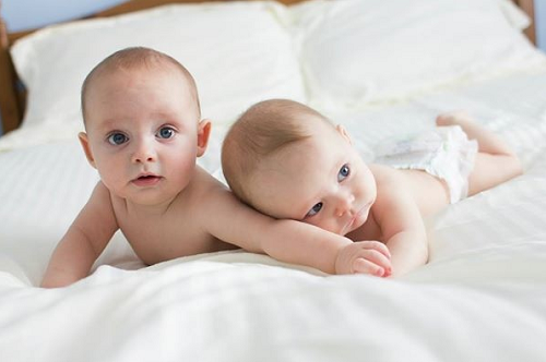 Tentunya ada kesan tersendiri dari sebuah hal yang di anggap sakral bagi setiap orang renta  Rangkaian Nama Bayi Kembar Perempuan Laki Laki Terbaru 2019