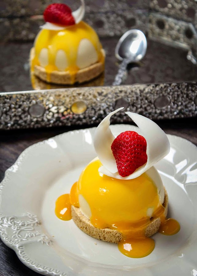 Mousse de yogurt con esferificación de mango. | Cocina