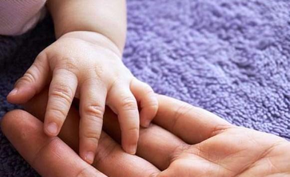 كتابة موضوع تعبير عن بر الوالدين