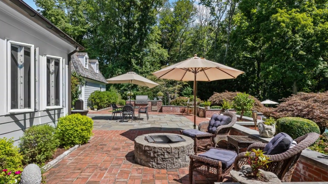 39 Interior Design Photos vs. 165 High Point Ln, Fairfield, CT Luxury Home Tour