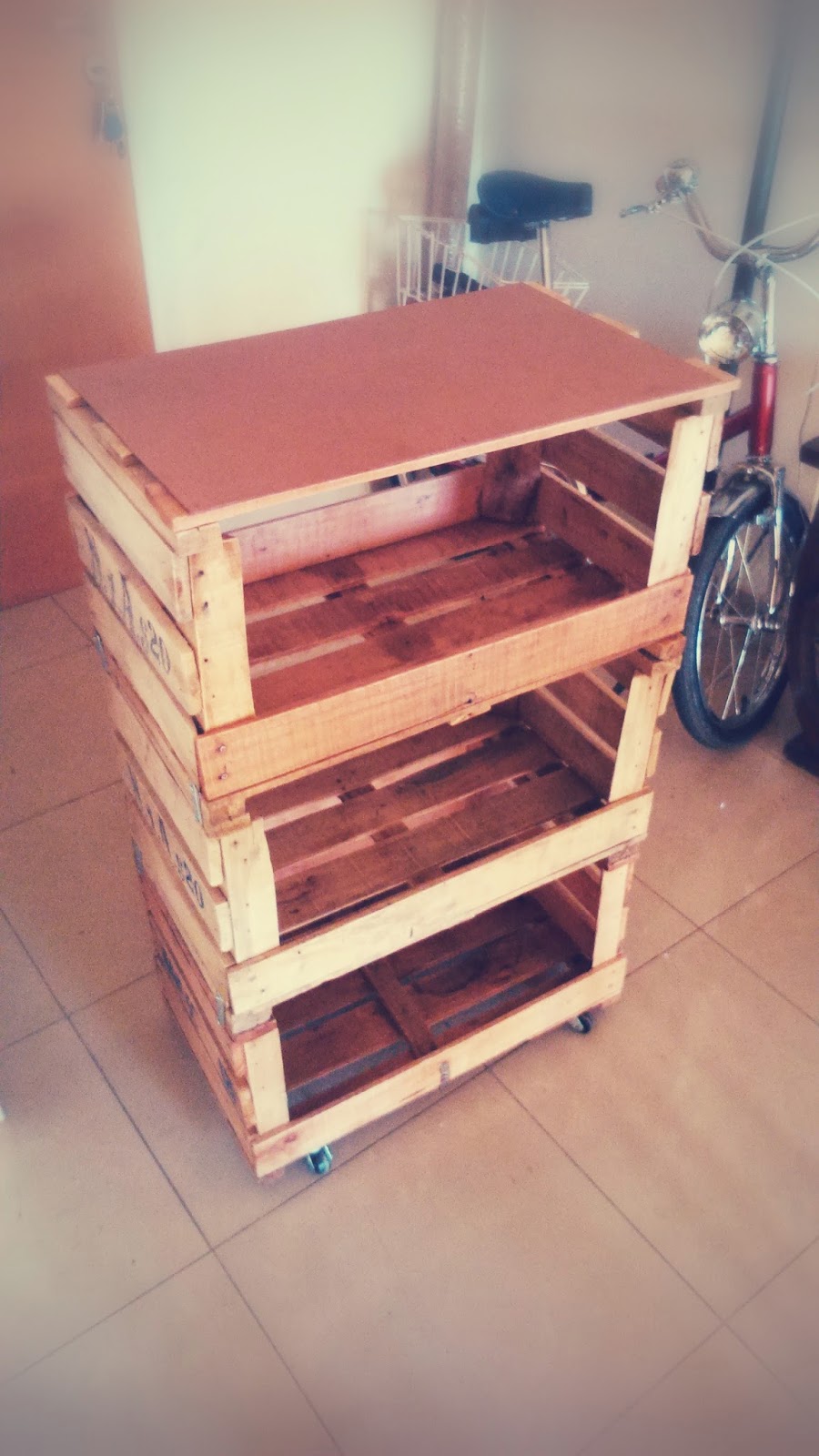 Pinabook Mueble de arrime con cajones de madera