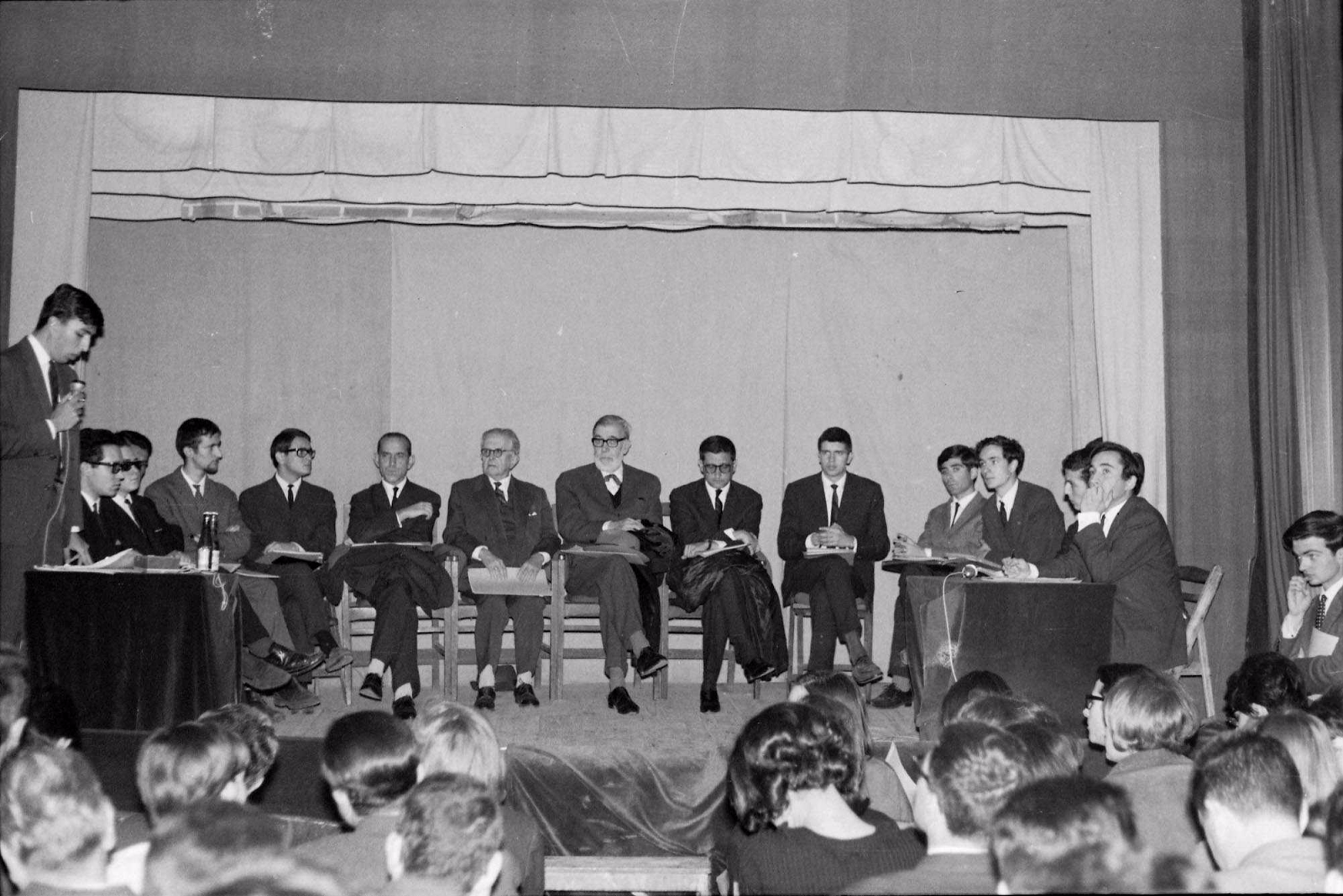 Acto de la Sección municipal del BOC en la universidad de Lleida Hist%25C3%25B2ria%2Bde%2BCatalunya%2B1966%2BLa%2BCaputxinada%2BSindicat%2Bd%2527Estudiants%2B1