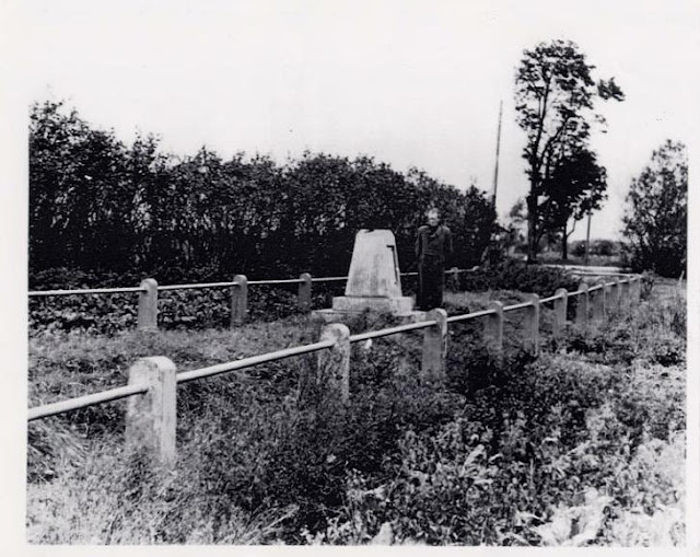 Original memorial erected to the victims of Einsatzgruppe A at Gargzdai 24 June 1941 worldwartwo.filminspector.com