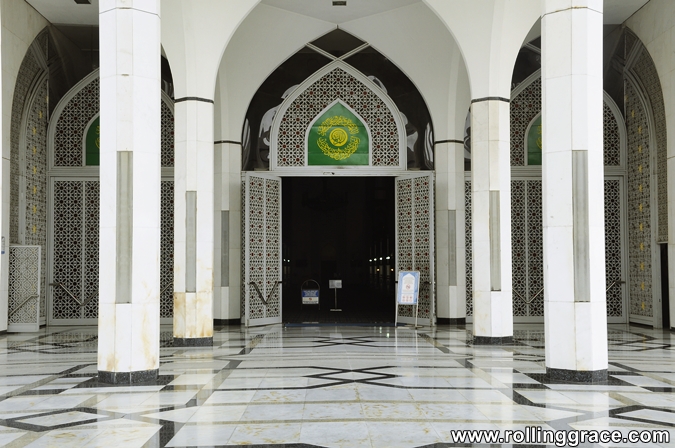 Sultan Salahuddin Abdul Aziz Mosque, Selangor