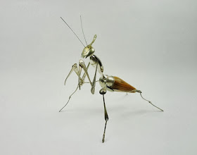 17-Violin-Mantis-Sculptor-Recycled-Animal-Sculptures-Dean-Patman-Graphic-Design-www-designstack-co