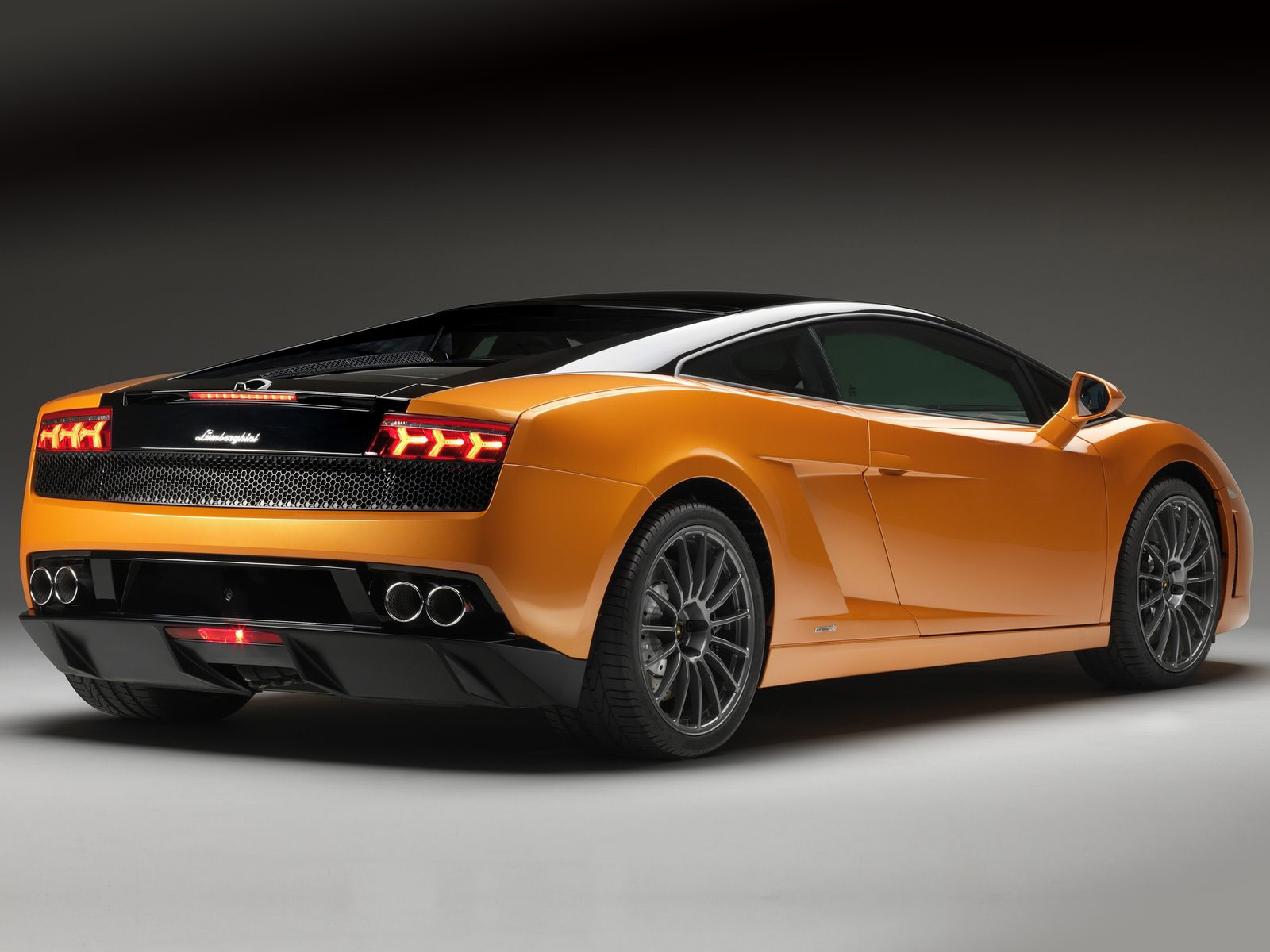 Lamborghini: La historia de una venganza | Branzai | Branding y Marcas