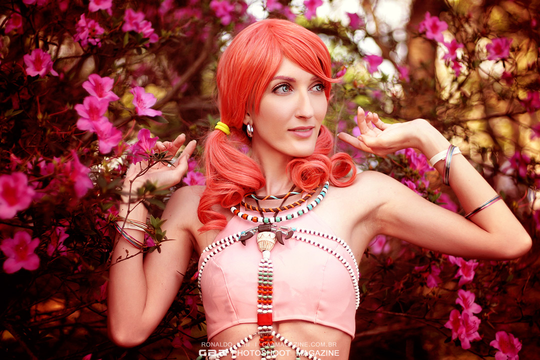 Photo shoot with the cosplayer Tinúviel and your Oerba dia Vanille (FINAL FANTASY XIII) cosplay costume from Square Enix's Final Fantasy XIII. Photography by CAA/ Ronaldo Ichi.