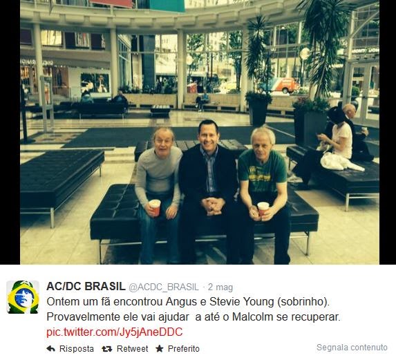 AC/DC - Stevie Young fotografato con Angus a Vancouver - MyDistortions.it