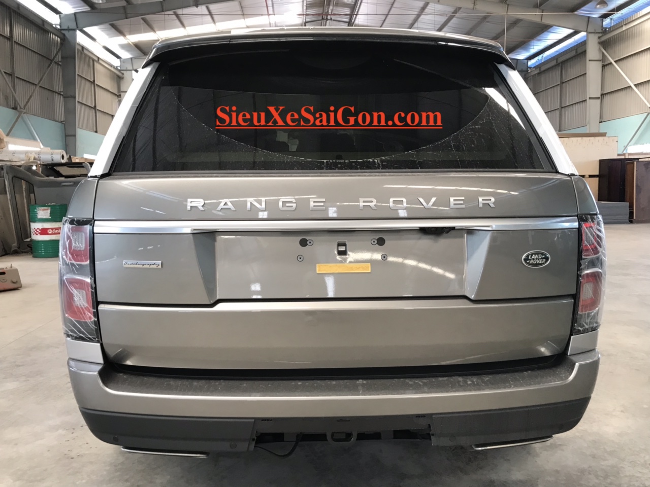 Siêu Phẩm SUV Range Rover LWB Mới 5 Chỗ Đời 2018 Model 2019 Màu Bạc ÁNh kim vừa về việt nam với giá trên 10 tỷ đồng có gì mới và đặc biệt