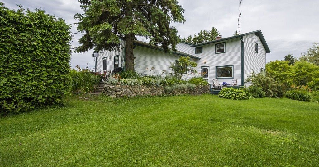 859 Lakeshore Rd, Grafton, Ontario