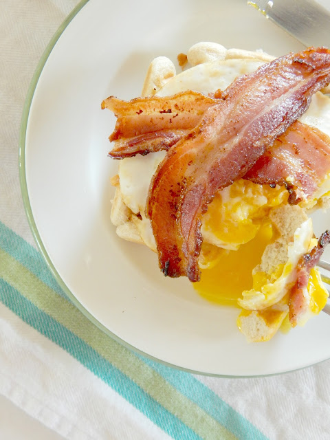 Open Faced Protein-Packed Breakfast Sandwiches...a cinnamon and vanilla infused hearty waffle, havarti cheese, a fried egg and crispy bacon!  Simply the best breakfast to start off your morning. (sweetandsavoryfood.com)
